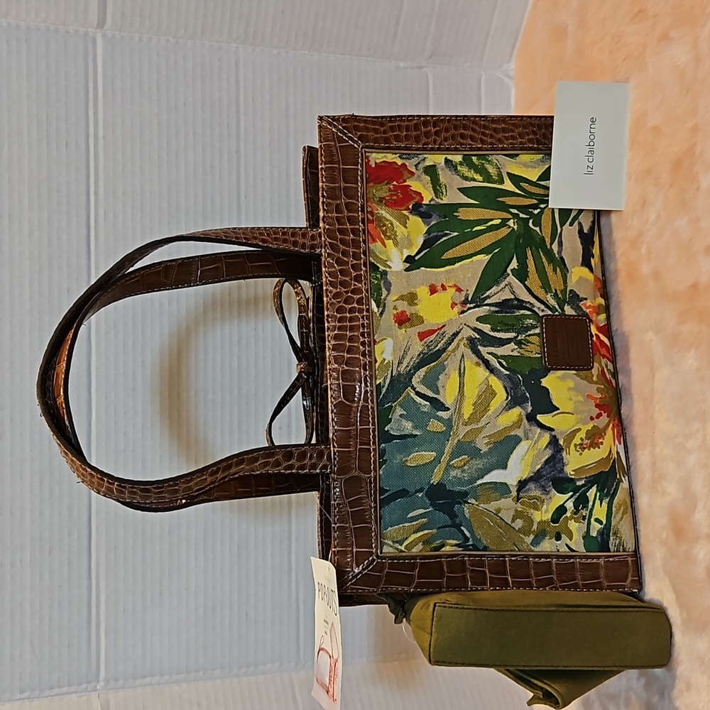 (NWT) LIZ CLAIBORNE PURSE